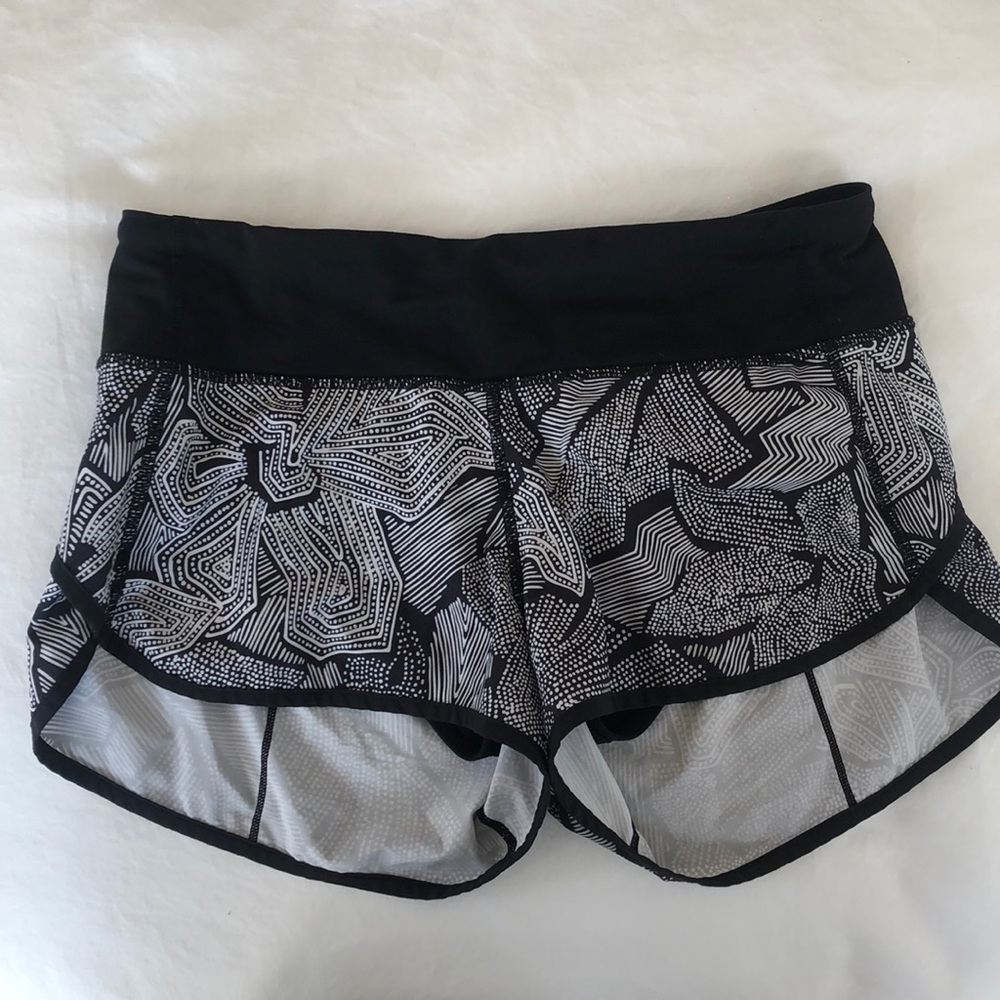 Lululemon size 4 speed up short